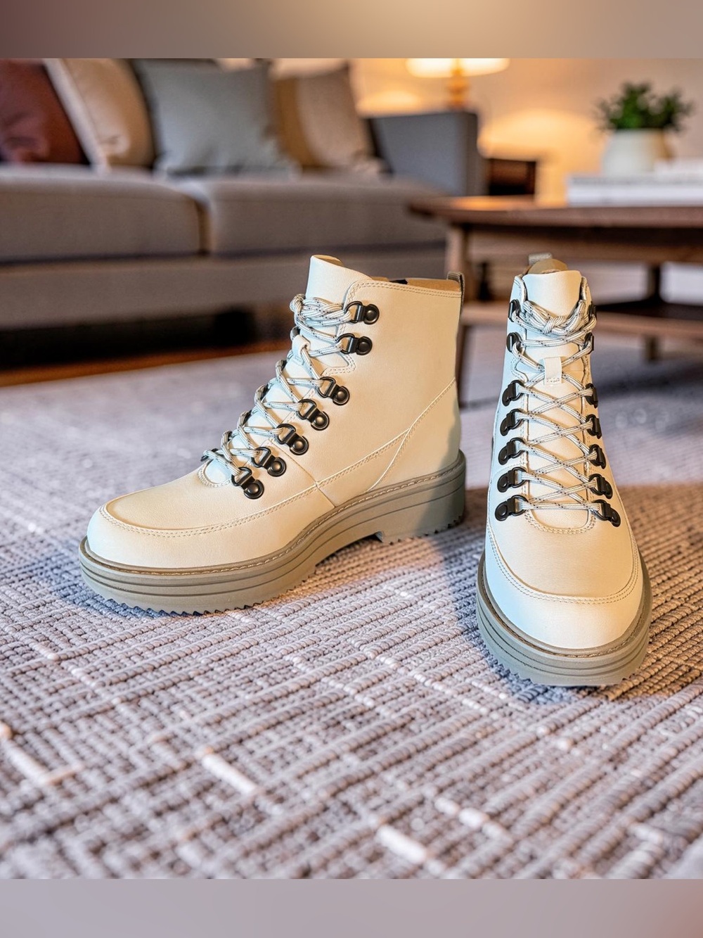 Teva NWT Sz 9 Women’s Midform Beige Lace Up Leather Boots (SH389)